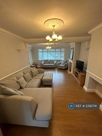 3 Bedroom Semi-Detached House To Rent In Longlands Avenue, Coulsdon, CR5
