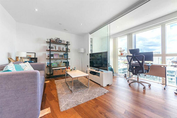 2 Bedroom Apartment To Rent In South Quay Square, London, E14