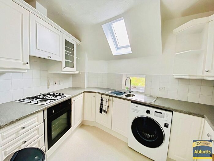 2 Bedroom Flat To Rent In Ash Way, Colchester, CO3