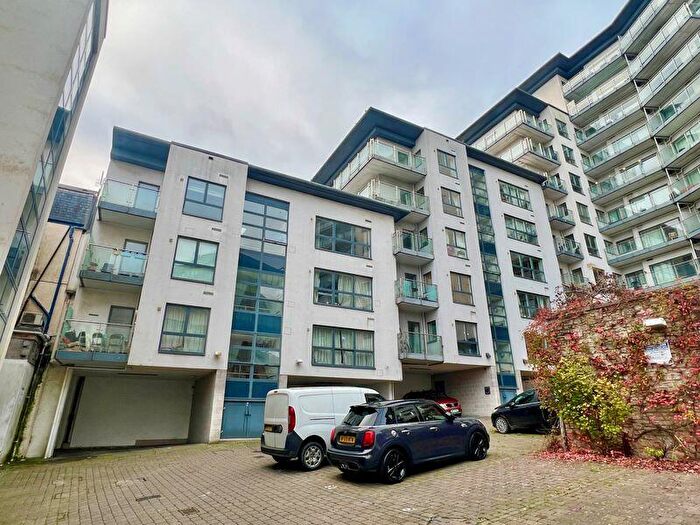 2 Bedroom Flat To Rent In Two Bed Apartment Moon Street CIty Centre-Viewing By Appointment, PL4