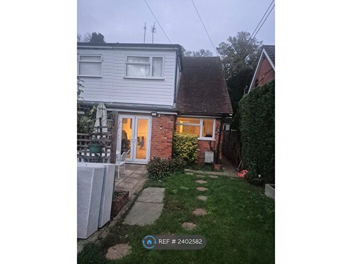 3 Bedroom Bungalow To Rent In Shiplake Bottom, Peppard Common, Henley-On-Thames, RG9