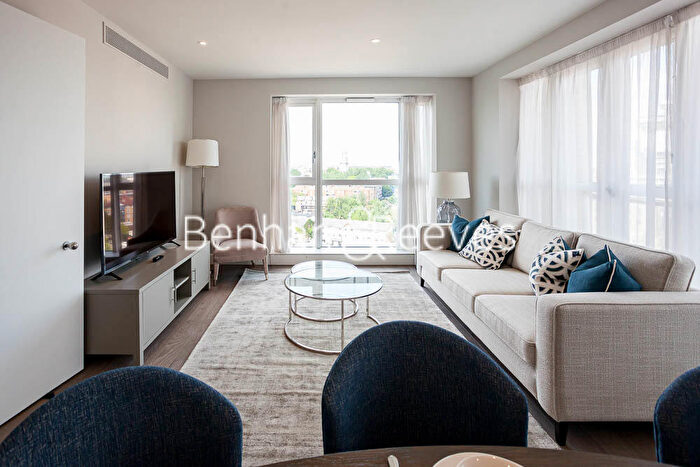 2 Bedroom Apartment To Rent In Circus Apartments Westferry Circus, London, E14