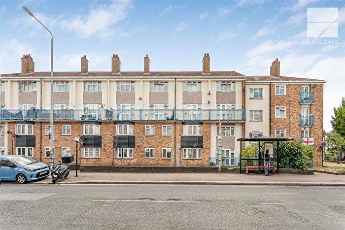1 Bedroom Flat For Sale In St. Andrew's Road, London, E17