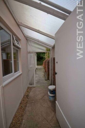 4 Bedroom Terraced House To Rent In Wykeham Road, Reading, RG6