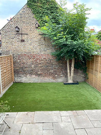 2 Bedroom Apartment To Rent In College Road, London, NW10