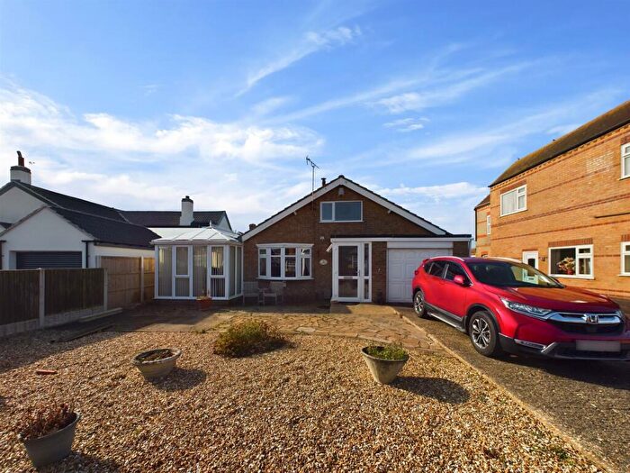 2 Bedroom Detached Bungalow For Sale In Trusthorpe Road, Sutton-On-Sea, Mablethorpe, LN12