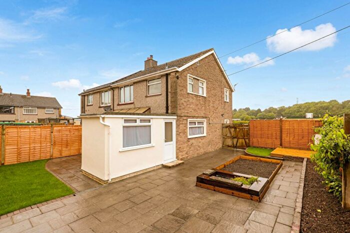 3 Bedroom Semi-Detached House For Sale In Oatfield, Backwell, BS48