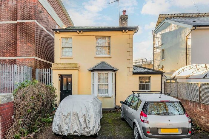 4 Bedroom Detached House To Rent In Hardwicke Road, London, W4