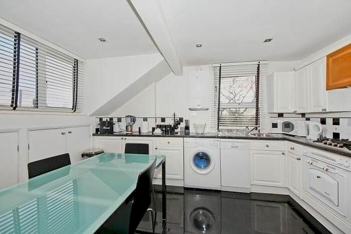1 Bedroom Flat To Rent In Mortlake Road, Richmond Upon Thames, TW9