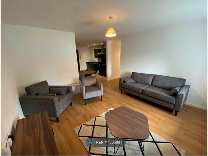 1 Bedroom Flat To Rent In Wykebeck Court, Leeds, LS14