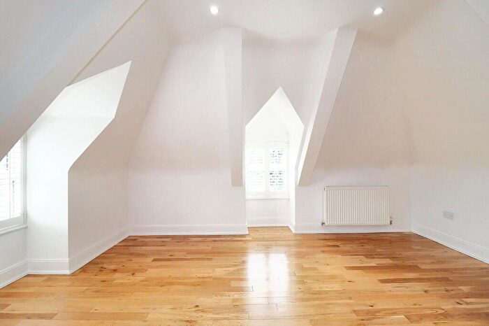 2 Bedroom Apartment To Rent In Albany Road, Walton-On-Thames, Surrey, KT12