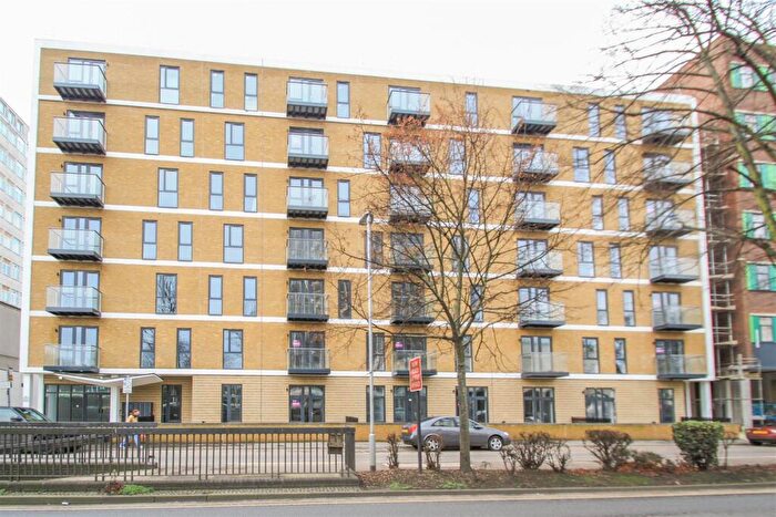 2 Bedroom Apartment To Rent In Victoria Avenue, Southend-On-Sea, SS2