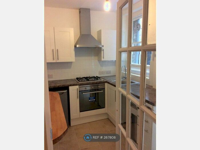 2 Bedroom Flat To Rent In Southwell Road, London, SE5