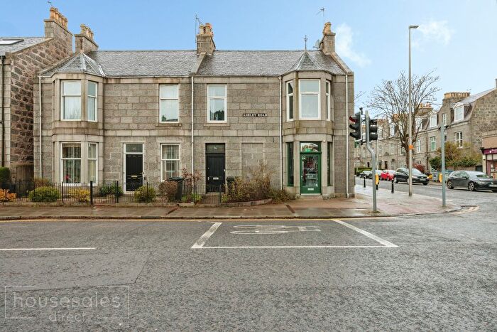 2 Bedroom Flat For Sale In Ashley Road, Aberdeen, AB10