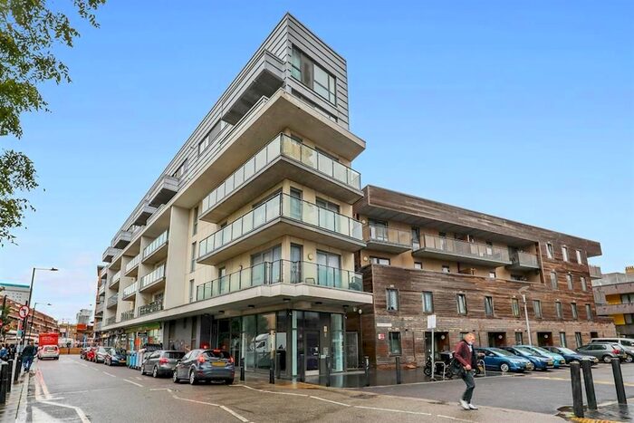 2 Bedroom Flat To Rent In Spencer Way, London, E1