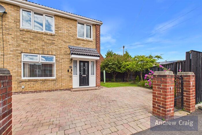 3 Bedroom Semi-Detached House For Sale In Morris Crescent, Boldon Colliery, NE35