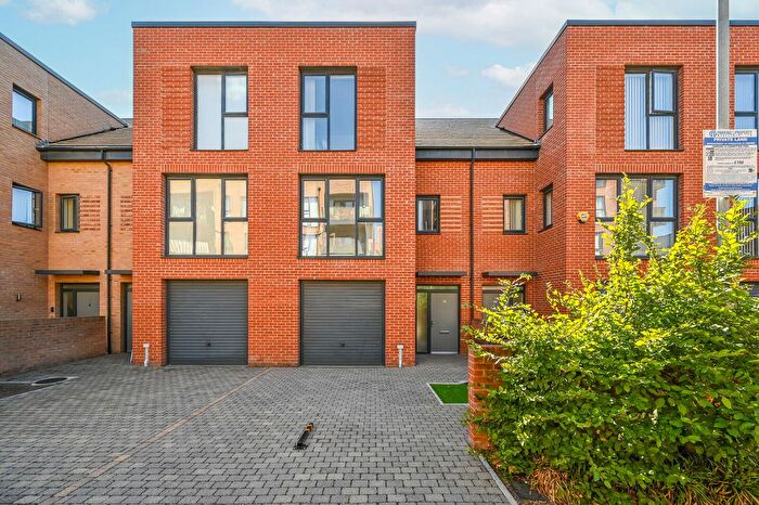 4 Bedroom End Terrace House For Sale In Reynard Way, Brentford, TW8