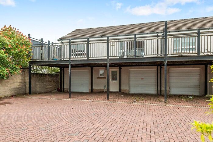 2 Bedroom Apartment To Rent In Stance Place, Larbert, FK5