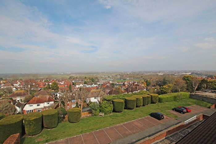 2 Bedroom Flat For Sale In Carew Road, Eastbourne, BN21