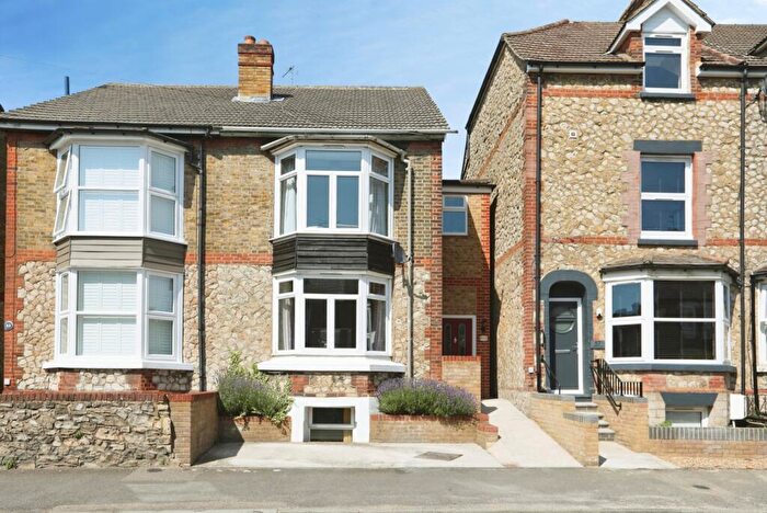4 Bedroom Semi Detached House For Sale In Holland Road, Maidstone, Kent, ME14