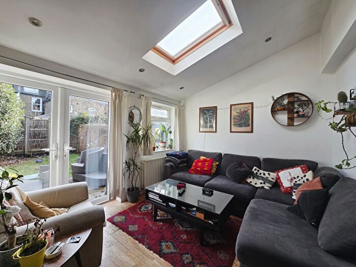 4 Bedroom Terraced House To Rent In Burmester Road, Wandsworth, SW17