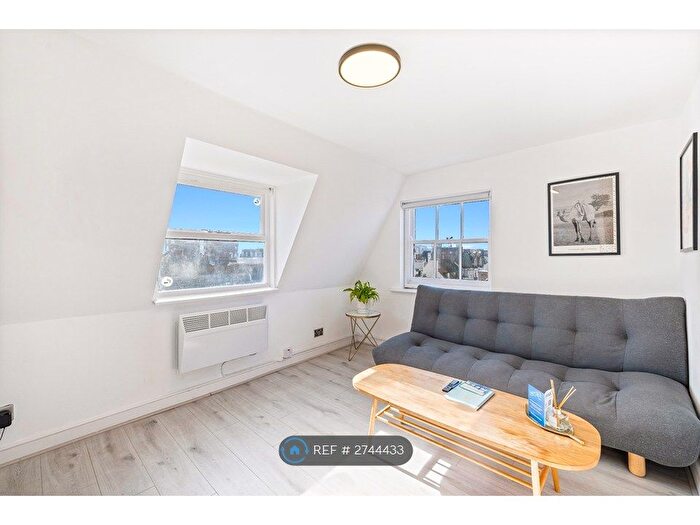 1 Bedroom Flat To Rent In St. James's Street, Brighton, BN2