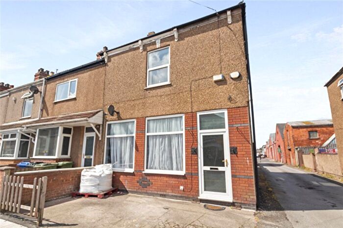 3 Bedroom End Of Terrace House To Rent In Convamore Road, Grimsby, DN32