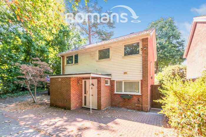 4 Bedroom Detached House To Rent In Kirkstone Close, GU15