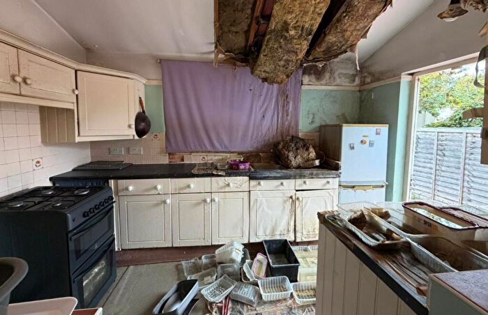 2 Bedroom Semi-Detached House For Sale In Carterhatch Road, Enfield, Middlesex, EN3