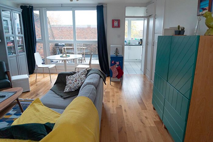 2 Bedroom Maisonette To Rent In Marlborough Road, London, N19