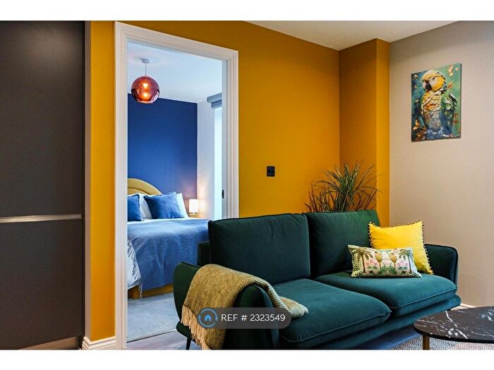 2 Bedroom Flat To Rent In Springwell Gardens, Leeds, LS12