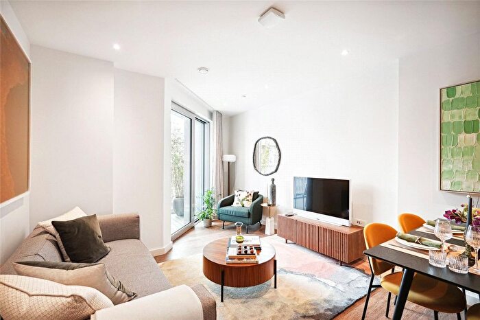 2 Bedroom Flat To Rent In Bloom East, Nine Elms Lane, SW11