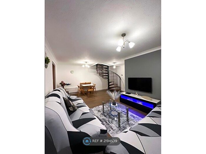 4 Bedroom Terraced House To Rent In Silbury Avenue, Mitcham, CR4