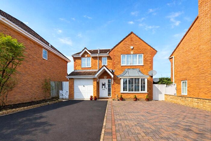 4 Bedroom Detached House For Sale In Barrington Way, Reading, Berkshire, RG1