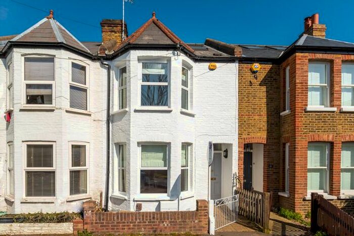 3 Bedroom Detached House To Rent In Evelyn Gardens, Richmond, Surrey, TW9