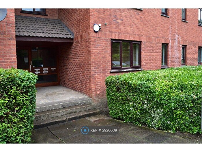 1 Bedroom Flat To Rent In Landressy Place, Glasgow, G40