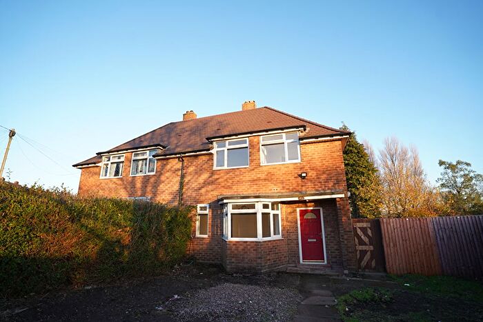 3 Bedroom Semi-Detached House For Sale In Hawbush Road, Walsall, WS3