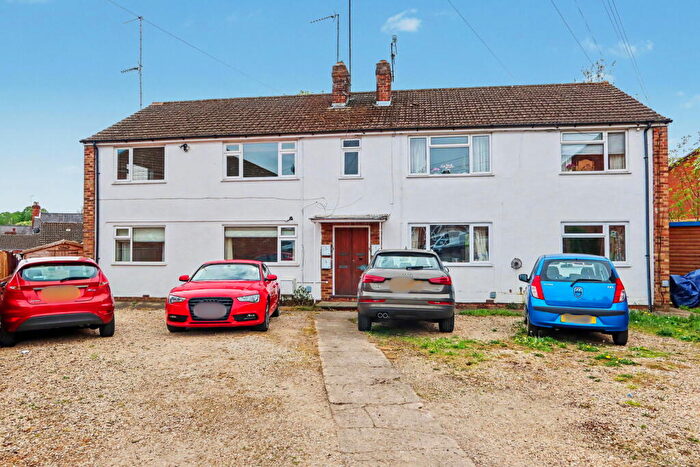 2 Bedroom Maisonette For Sale In Neithrop Close, Banbury, OX16
