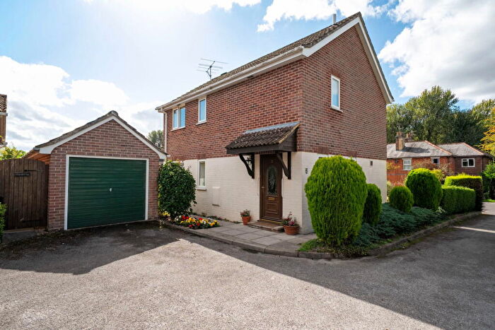 3 Bedroom Detached House For Sale In Hides Close, Winchester Road, Whitchurch, RG28