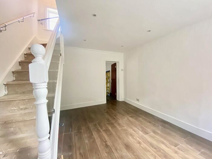 1 Bedroom House To Rent In Green Lane, Stanmore, HA7