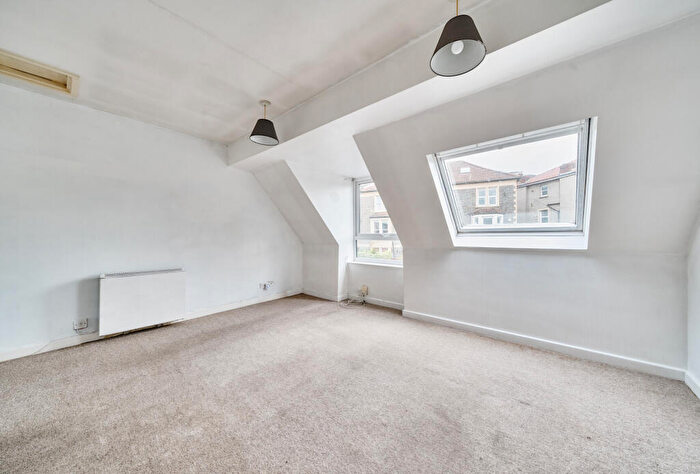 2 Bedroom Apartment For Sale In North Road, St. Andrews, Bristol, BS6