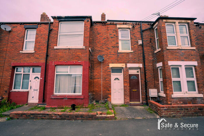 2 Bedroom Flat To Rent In Gladstone Terrace, Sulgrave, Washington, NE37