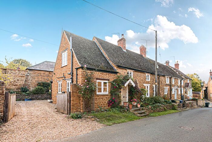 2 Bedroom Semi-detached House For Sale In Merrivales Lane, Bloxham, OX15