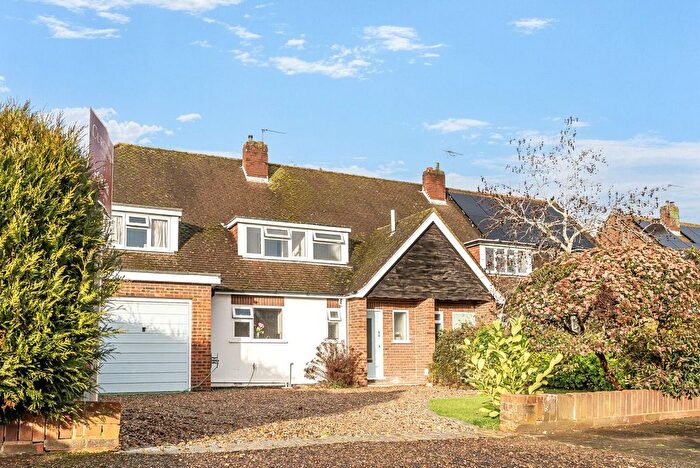 4 Bedroom Semi Detached House For Sale In Wadham Close, Shepperton, TW17