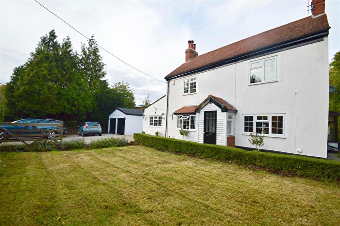 4 Bedroom Detached House To Rent In Horns Oak Road, Meopham, Gravesend, DA13