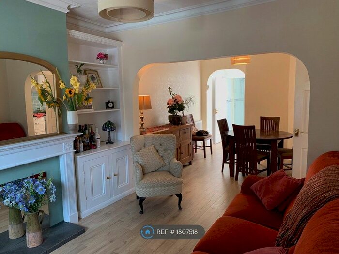 3 Bedroom Terraced House To Rent In Riley Road, Brighton, BN2