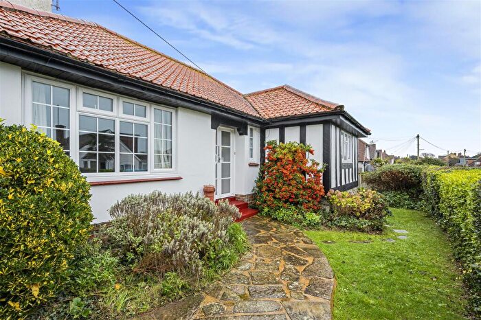 3 Bedroom Detached Bungalow For Sale In Chyngton Gardens, Seaford, BN25