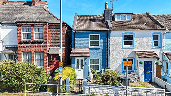 2 Bedroom End Of Terrace House For Sale In Harold Road, Hastings, TN35