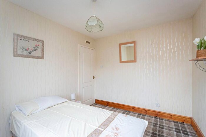 2 Bedroom Semi-Detached Villa For Sale In Carlochie Place, Dundee, DD4