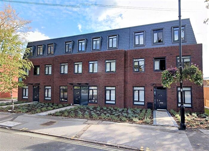 2 Bedroom Flat To Rent In Fleet Road, Fleet, Hampshire, GU51